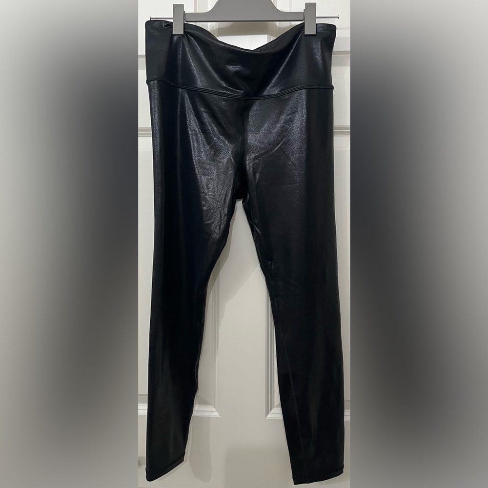 Athleta Elation Ultra High Rise Shine Legging in Black, size Large